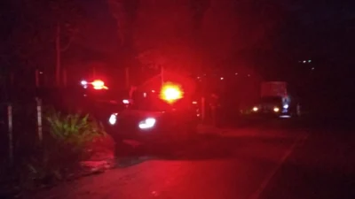 Caminhão furtado é recuperado em estrada vicinal