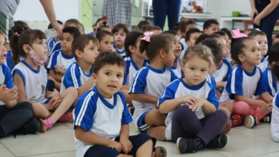 Prefeitura inicia as entregas dos uniformes escolares da Rede Municipal de Ensino
