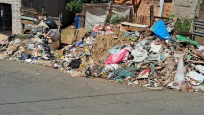 Área irregular de recicláveis recebe ações de limpeza e orientação social