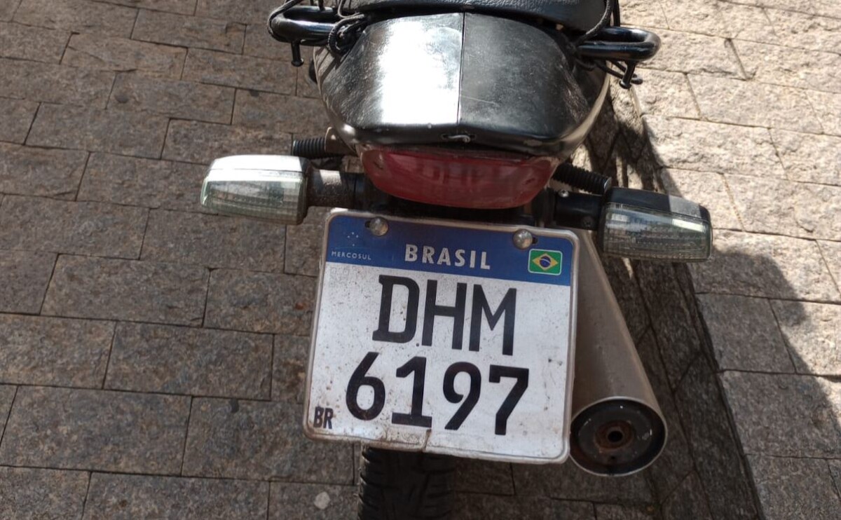 Motocicleta com placa do Grau é apreendida no Pedreira