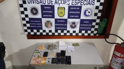 Dois homens e uma mulher são presos acusados de tráfico de entorpecentes