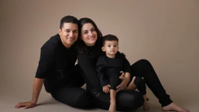 De amigos a namorados, Sabrina e Rafael se casaram e tiveram um filho