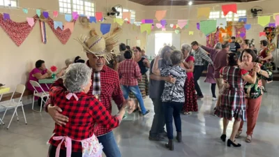 Fundo Social realiza festa julina no clube da terceira idade
