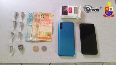 Desempregado e adolescente são detidos com cocaína e maconha