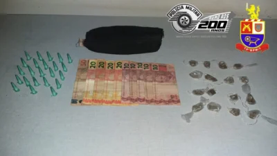 Dupla de menores é detida com cocaína e maconha