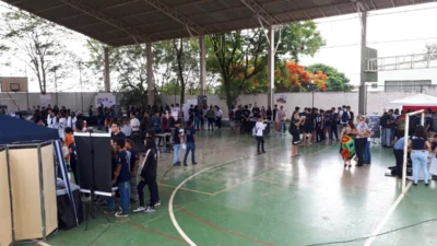 Escola Estadual Ivete Sala de Queiroz realiza Simpósio de Ciências da Natureza