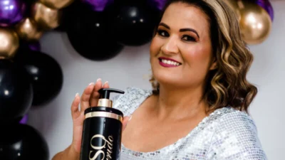 Cabeleireira lança marca própria de produtos para cabelos
