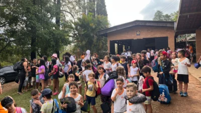 Meu Colégio Anglo comemora o Dia das Crianças com festa no Acampamento MAB
