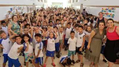 Programa Escola Mágica traz diversão para alunos de escolas municipais
