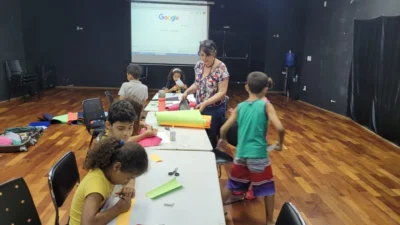 Oficina ‘Silhuetas animadas – o mundo da luz e da sombra!’ é realizada no CEU Andorinhas