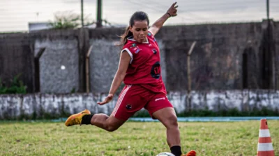 De Cosmópolis para os gramados profissionais: a história da uma jovem jogadora de futebol