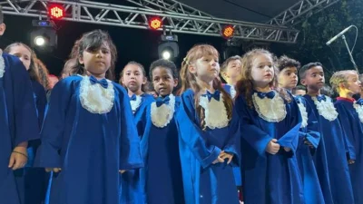 Cantata de Natal do Meu Colégio Anglo proporciona momentos mágicos durante apresentação