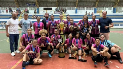 Emoção toma conta de final de campeonato de futsal feminino