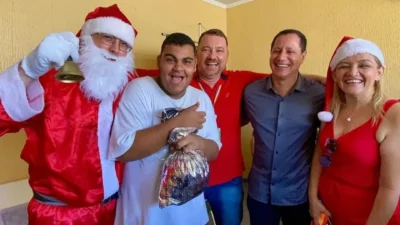 Crianças atendidas pelo CRAS são presenteadas com brinquedos