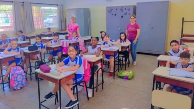 Mais de 8.000 alunos da rede municipal de ensino retornam às aulas