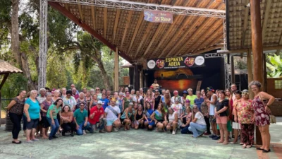 Carnaval da Terceira Idade traz alegria e emoção aos membros do clube