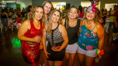 Confira a galeria de fotos do carnaval do Cosmopolitano Futebol Clube