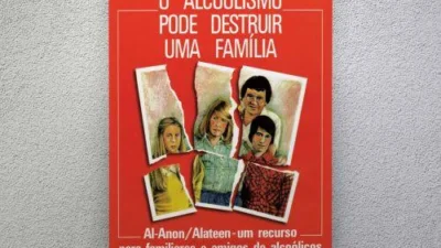 Você está preocupado com a maneira de beber de alguém? O Al-Anon é para você!