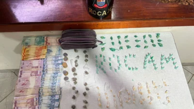 Homem arremessa estojo com drogas na mata, foge e é preso pela ROCAM