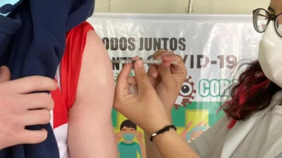 Prefeitura de Cosmópolis inicia vacinação contra Dengue para crianças e adolescentes de 10 e 11 anos