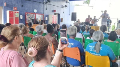 Tarde de confraternização e samba anima membros do Clube da Terceira Idade Laços da Amizade na Estação SESI Cosmópolis