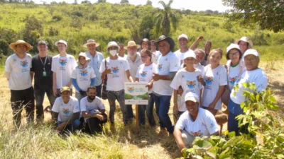 Comunidade rural de Cosmópolis e Projeto De Olho nos Rios fazem mutirão para a restauração florestal das margens do Córrego Jacutinga