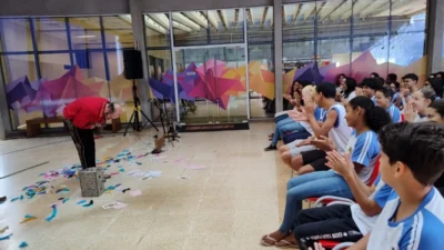 Espetáculo ‘Viktor & Brutus’ acontece na Estação SESI de Cultura Cosmópolis