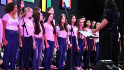 Concerto Coral EUA-BRA reúne talentos das escolas municipais de Cosmópolis