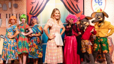 Teatro encerra julho com Cinderela, Patati Patatá, Renato Albani e Winderson Nunes