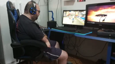 Cosmopolense Rubem transforma desafios em sucesso no mundo geek