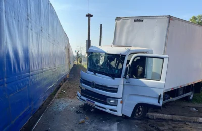 Caminhão é atingido por trem ao tentar cruzar linha férrea, em Hortolândia