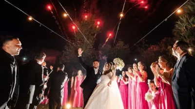 Cerimônia e festa de casamento dos noivos Evelyn Neves e Jean Vitor emociona familiares e convidados