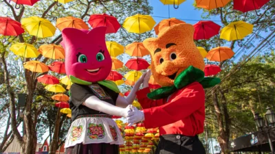 Entre guarda-chuvas, flores e sabores, visitantes se encantarão com as arrojadas mudanças na 41ª Expoflora