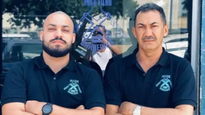 Pai e filho compartilham dia a dia na barbearia