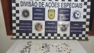 Sacola com com entorpecentes é localizada em condomínio
