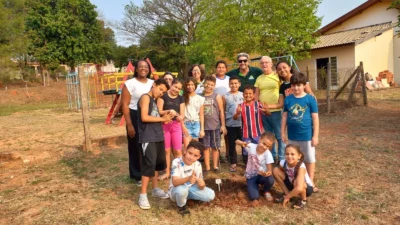 SAMA celebra o Dia da Árvore com plantio de mudas em escolas e instituições de Cosmópolis