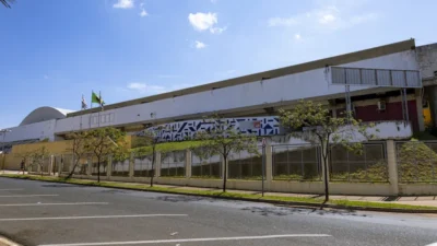 Educação anuncia novo processo seletivo com salários de até R$3.819,21