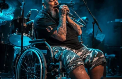 Morre Paul Di’Anno, ex-vocalista do Iron Maiden, aos 66 anos