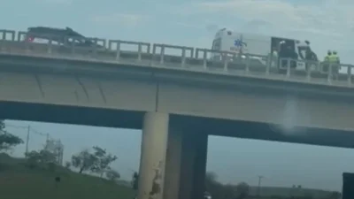 Equipes da Guarda Municipal e da Rota das Bandeiras salvam indivíduo em viaduto