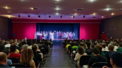 Espetáculo Universo em Família celebra os 80 anos de Cosmópolis