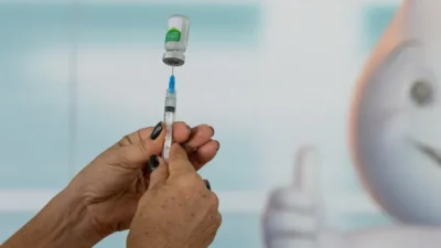 Vacina injetável substitui a ‘gotinha’ contra pólio em todo o país