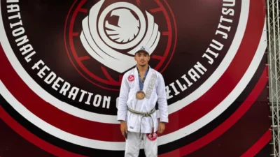 Cosmopolense de 15 anos conquista título em campeonato mundial de jiu-jitsu