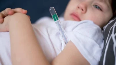Sete em cada dez crianças e adolescentes se recuperam da Covid longa em dois anos, aponta estudo