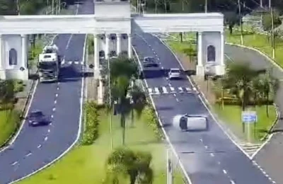 Dupla é presa em flagrante por furto de veículo