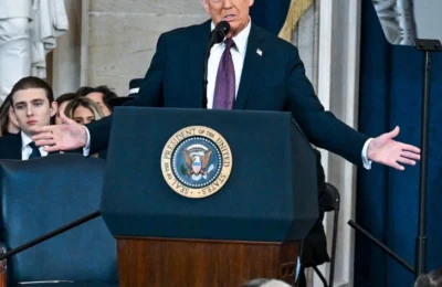 Trump barra entrada de refugiados autorizados por Biden