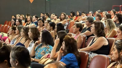Formação para professores da rede municipal aborda oralidade na primeira infância