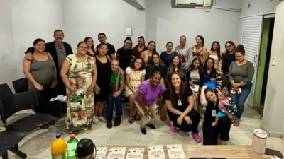 Gestantes participam de roda de conversa sobre tipos de parto em UBS