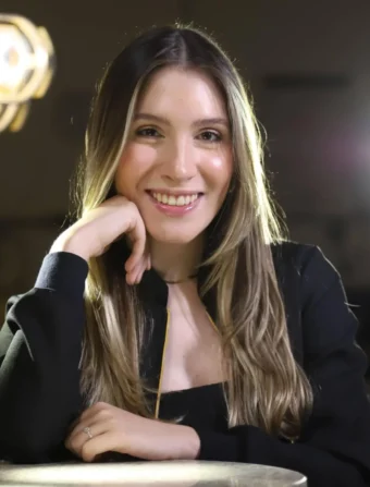 Atendimento em Cosmópolis e região Caso tenha alguma dúvida ou queira fazer uma avaliação, fico à disposição! Bárbara D’Aolio – Cirurgiã-Dentista (CROSP 169134) Rua Luiz Leflock, 348 – Jardim Bela Vista, Cosmópolis WhatsApp: (19) 99680-2808 Instagram: @barbaradaolio