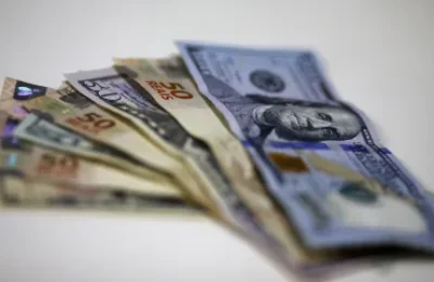 Real em queda: a terceira moeda que mais perde valor frente ao dólar