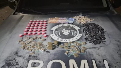 Jovem é preso por tráfico de drogas em ação da ROMU em comunidade de Cosmópolis